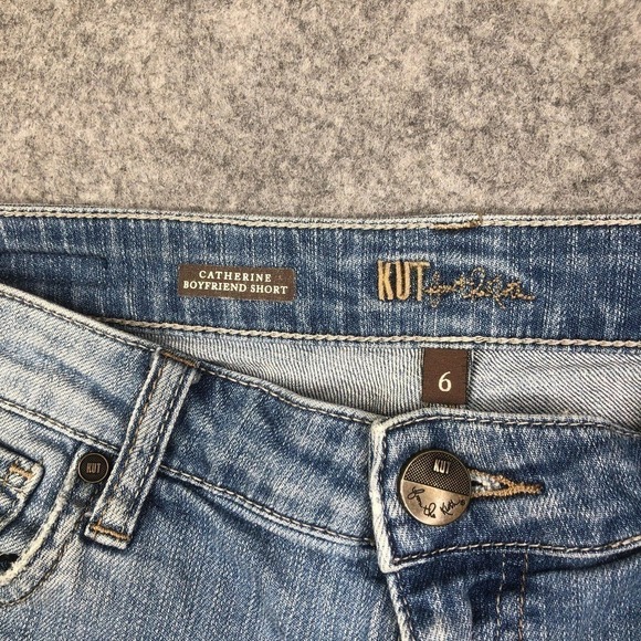Kut From The Kloth Catherine Boyfriend Jean Shorts Size 6 Medium Wash - Picture 4 of 9